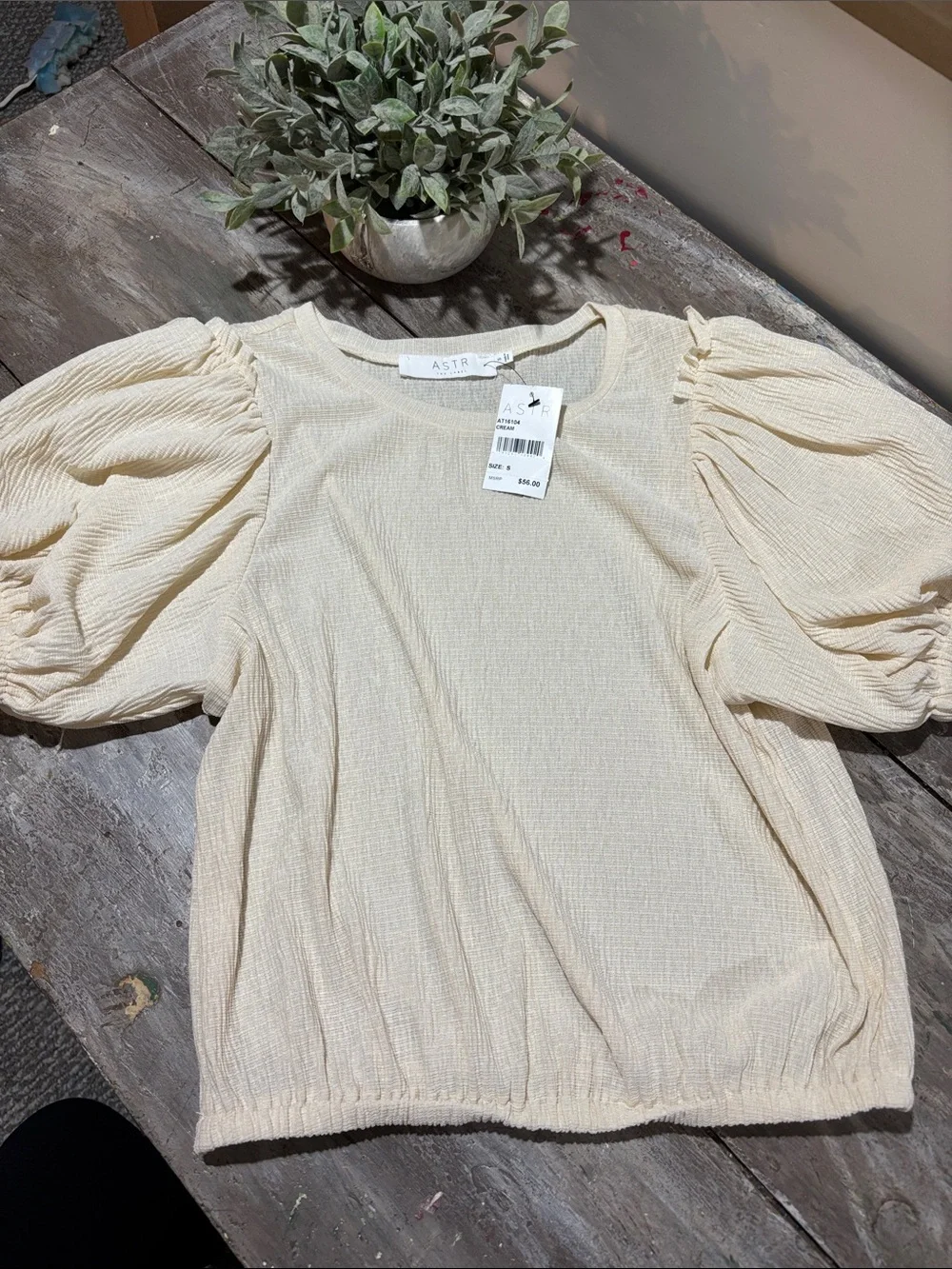 Astr Cream Textured Puff Sleeve Blouse